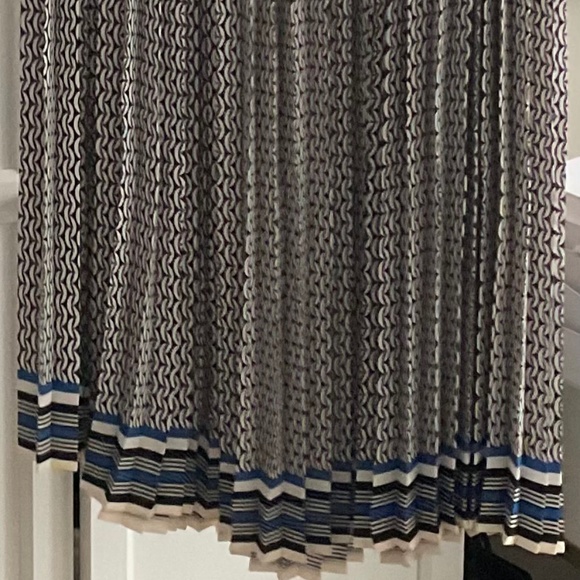 NWT black white and blue pleated skirt - Picture 2 of 3